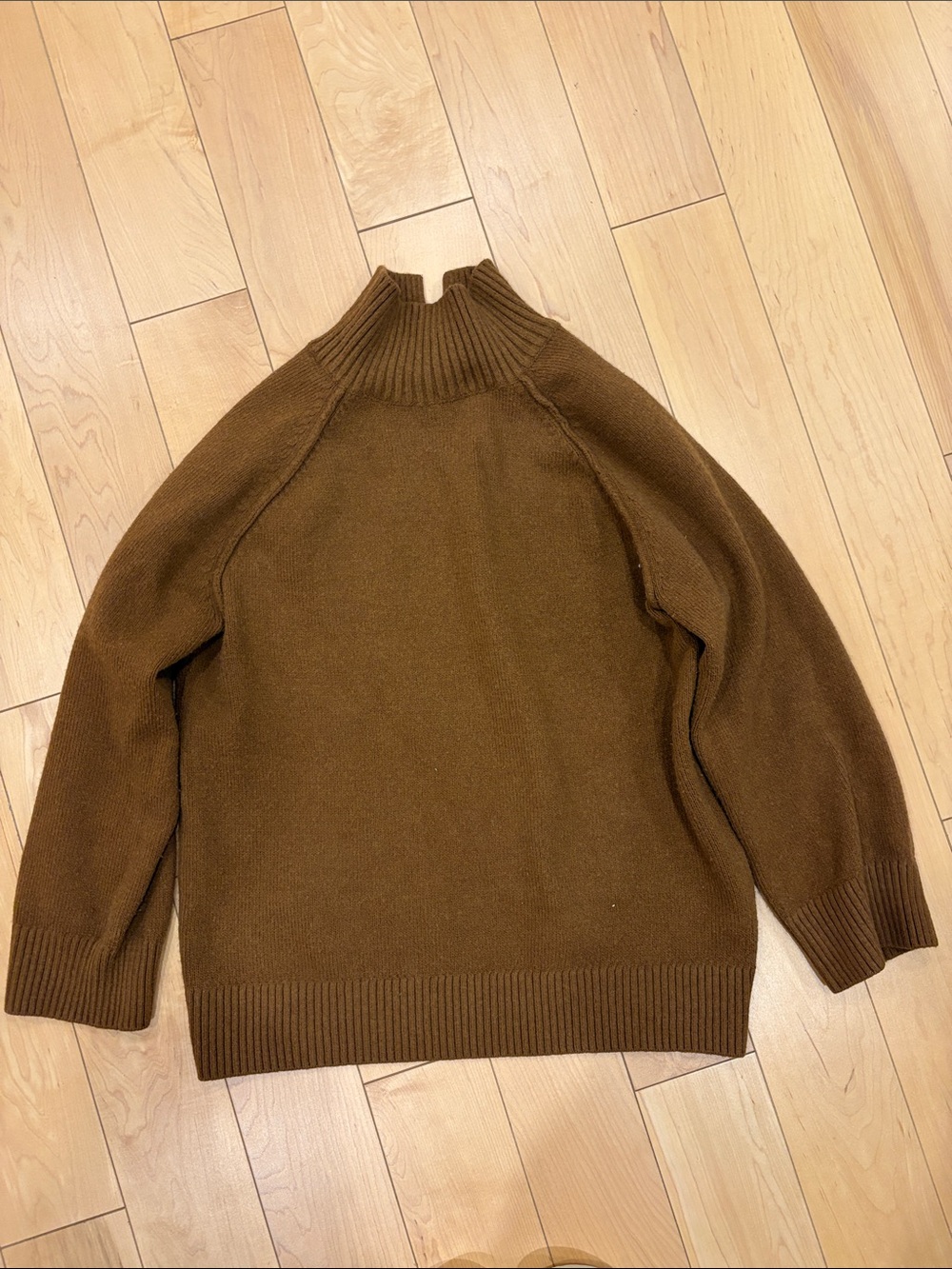 H&M Men's Chestnut Brown Turtleneck Sweater